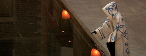 L’amateur connaît beaucoup, le fan connaît tout. 